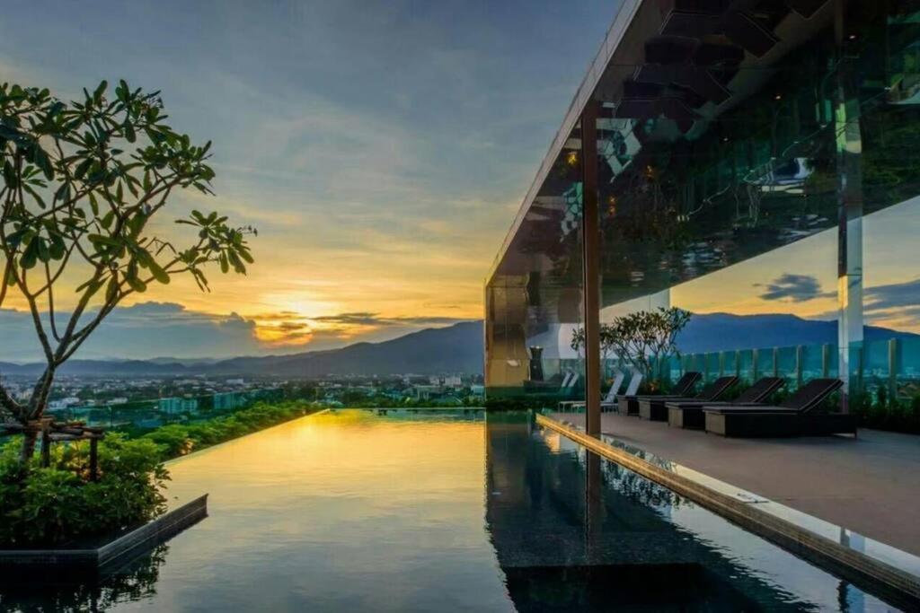Apartment Rooftoppool#sauna#gym#best Location Intown#luxury Chiang Mai